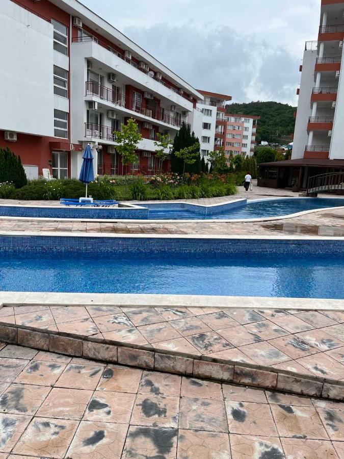 Fort Noks Apartments-Elenite Luaran gambar