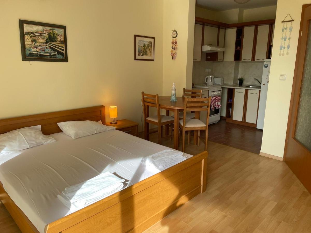 Fort Noks Apartments-Elenite Luaran gambar